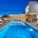 Largo Villa